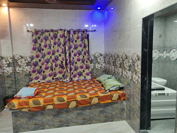 Rajubai Lodging & Boarding Guest House